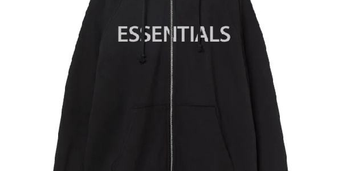 Essentials Hoodie: A Must-Have Piece for Every Streetwear Fan