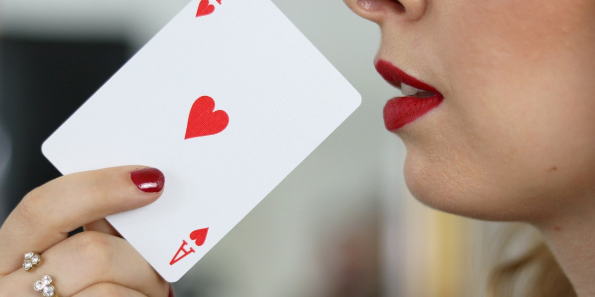 Den sociale dimension af online gambling: Hvordan online fællesskaber og interaktive funktioner vil ændre den sociale op