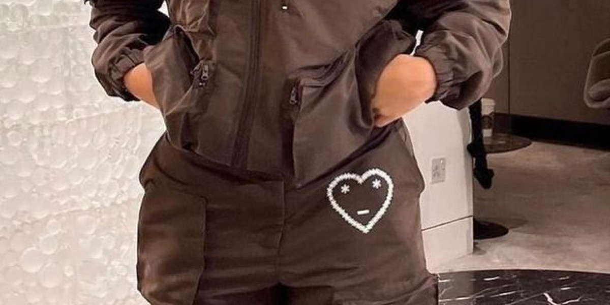 Carsicko Tracksuit comfort during easy home chores