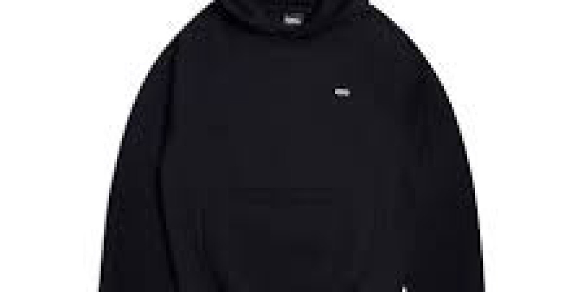 6pm Clothing: Moderner Streetwear Style in Deutschland