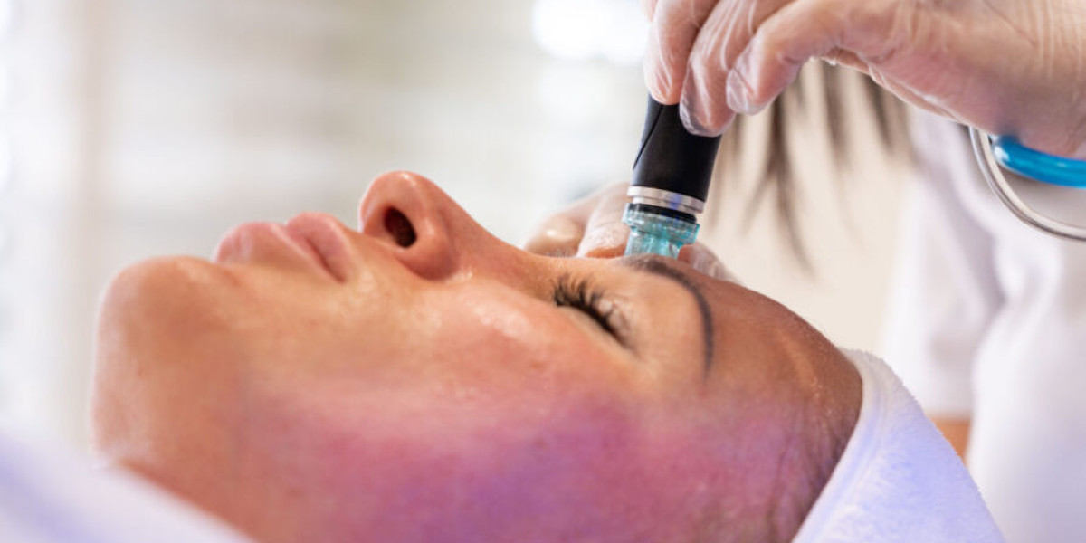Is Hydrafacial in Dubai the Secret to Luxurious, Hydrated Radiance