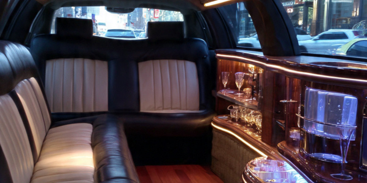 Holiday Season Chauffeur Service for Elegant Travel