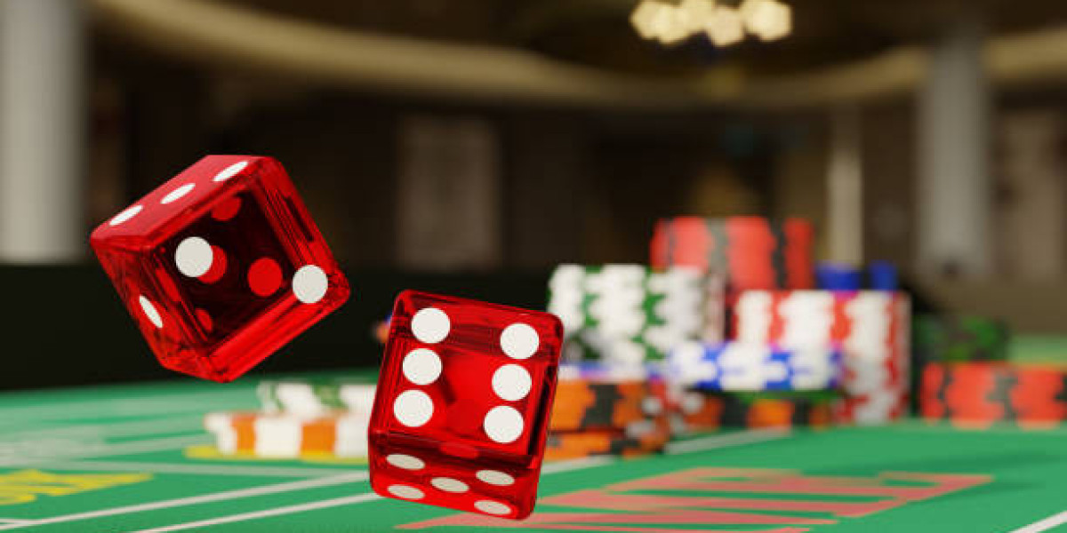 The Emergence of Augmented Reality in Online Casinos: Exploring New Dimensions of Player Interaction and Immersive Gambl