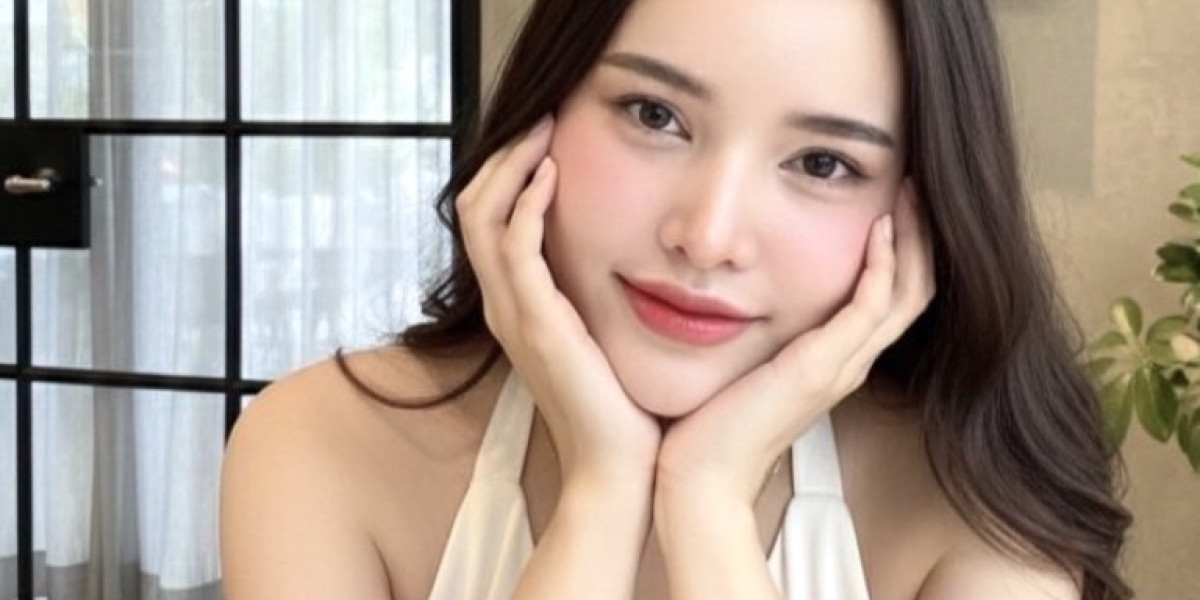 Best Places to Enjoy Sriracha Nightlife with Friends