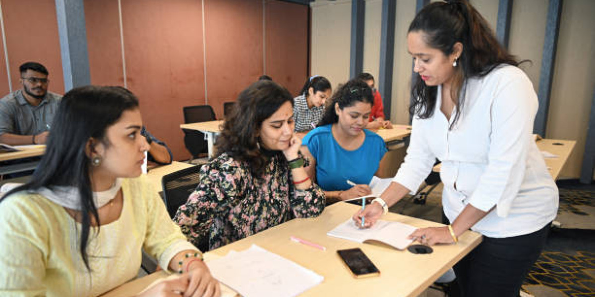 Best CLAT Entrance Coaching in Delhi by BST Competitive Law for Top Law College Admission